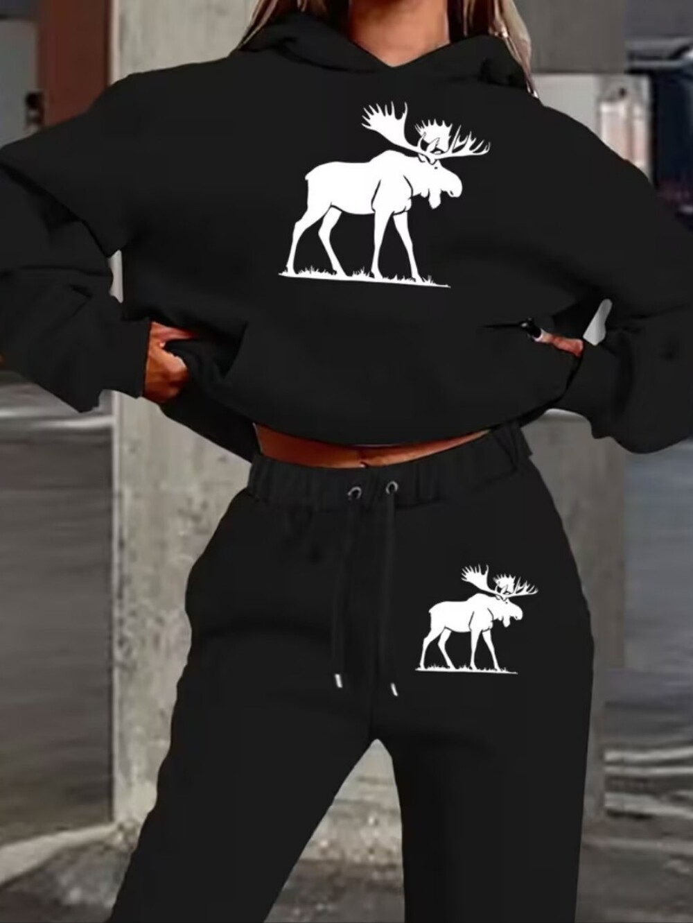 Women's Black Moose-Print Jogger Set Sweatpants And Hoodie
